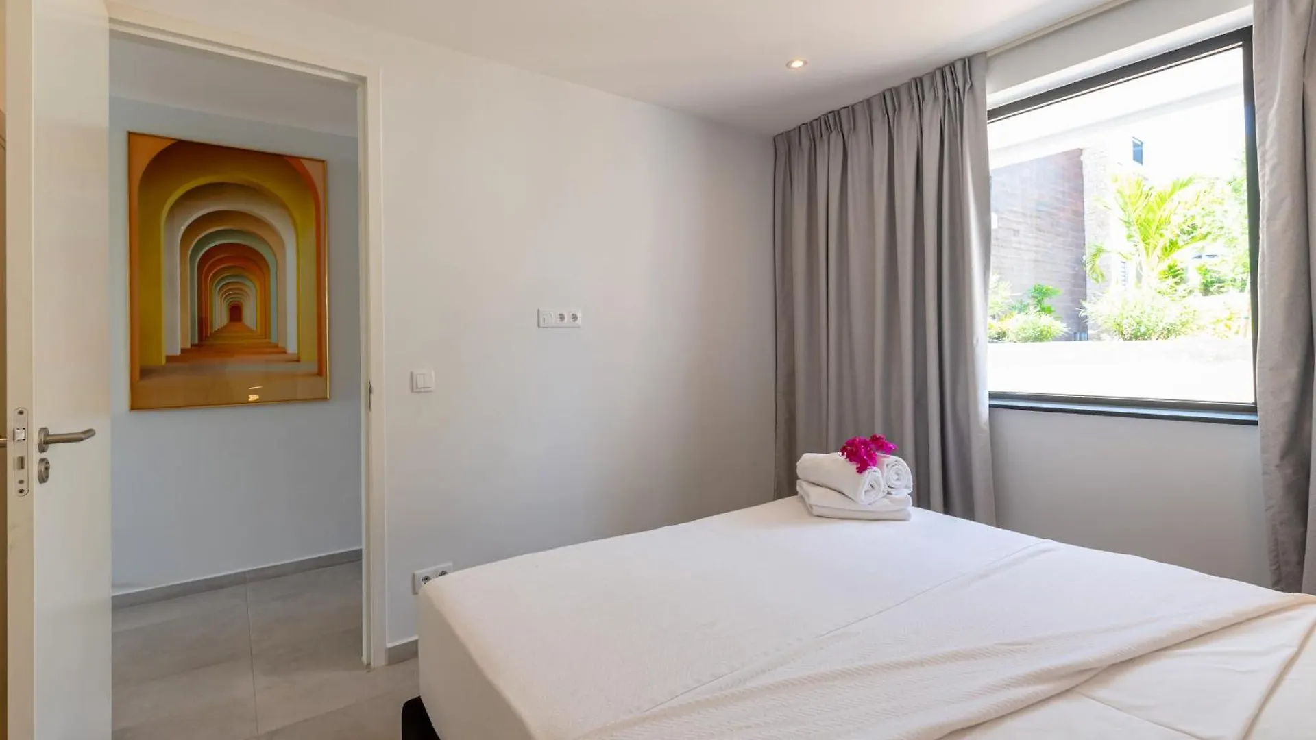 Summer Breeze Blue Bay Apartment